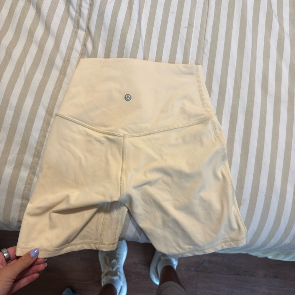 lululemon athletica buttercream  Women's Athletic Shorts